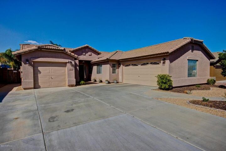 Property Photo: 15266 W Hearn Road AZ 85379