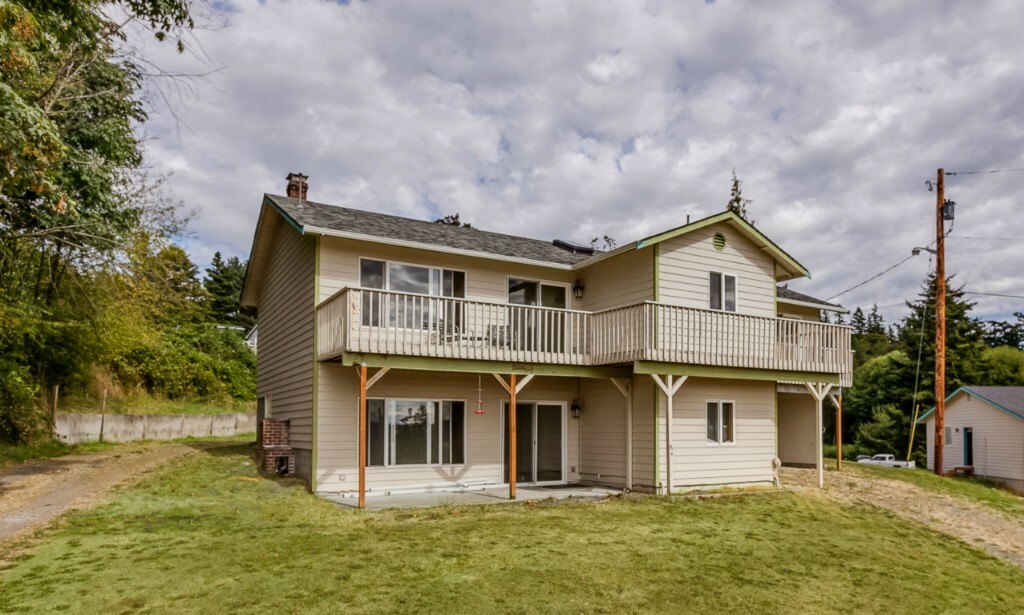 Property Photo: 1023 Orchid Rd WA 98282