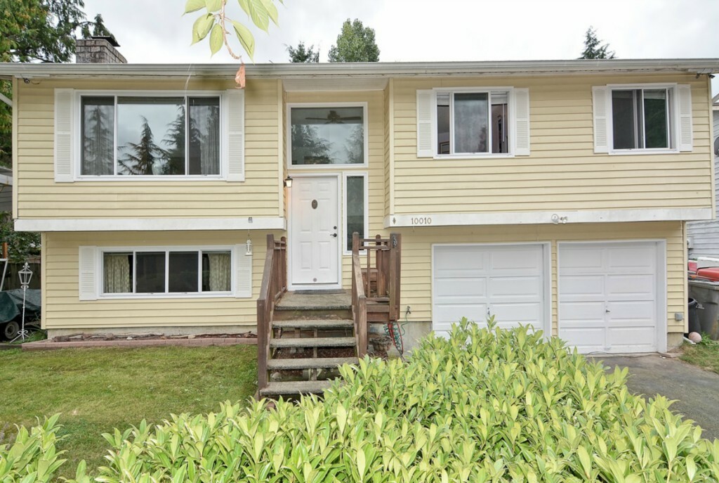 Property Photo: 10010 38th Place SE WA 98258