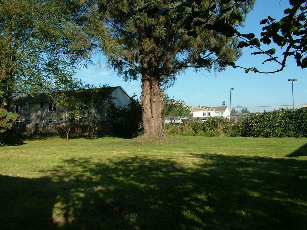 Property Photo:  121 N Ball St  WA 98284 