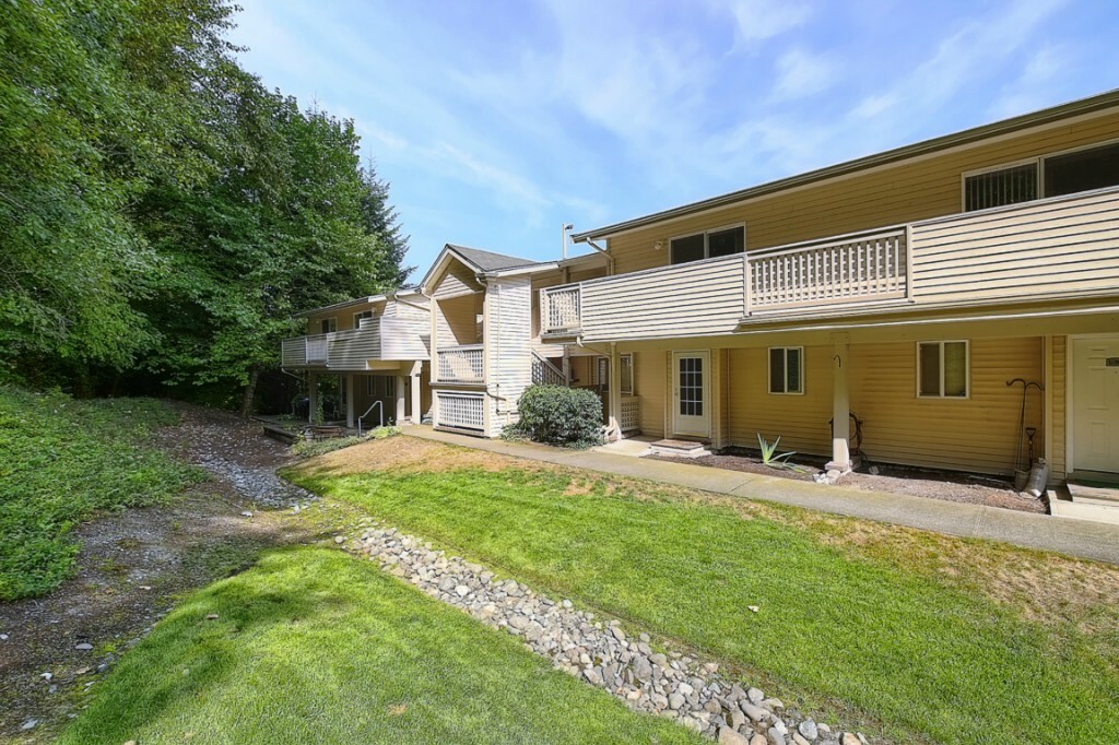 Property Photo: 15809 Waynita Wy NE G204 WA 98011
