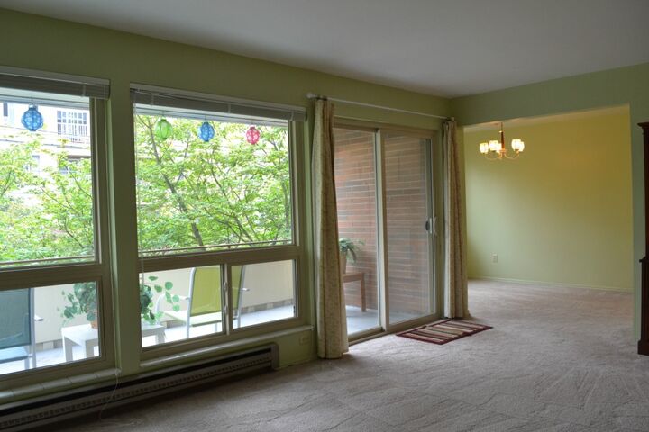 Property Photo: 2301 NE 65th St 303 WA 98115