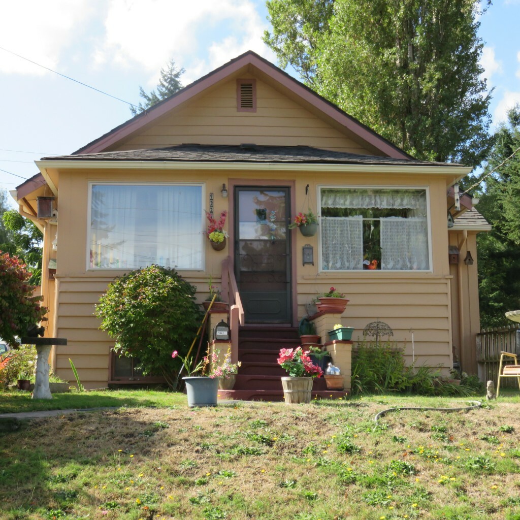 Property Photo:  9227 Dibble Ave NW  WA 98117 