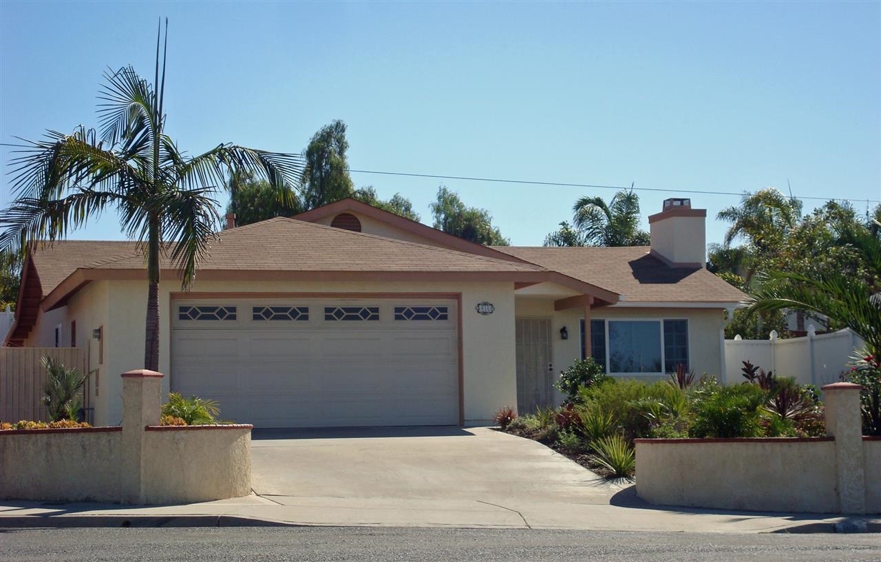 Property Photo:  816 Loma Alta  CA 92083 