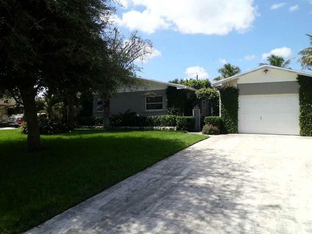 Property Photo:  9957 Daphne Avenue  FL 33410 