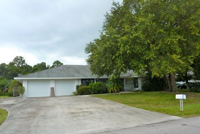 Property Photo:  1966 SE Tickridge Ridge  FL 34952 