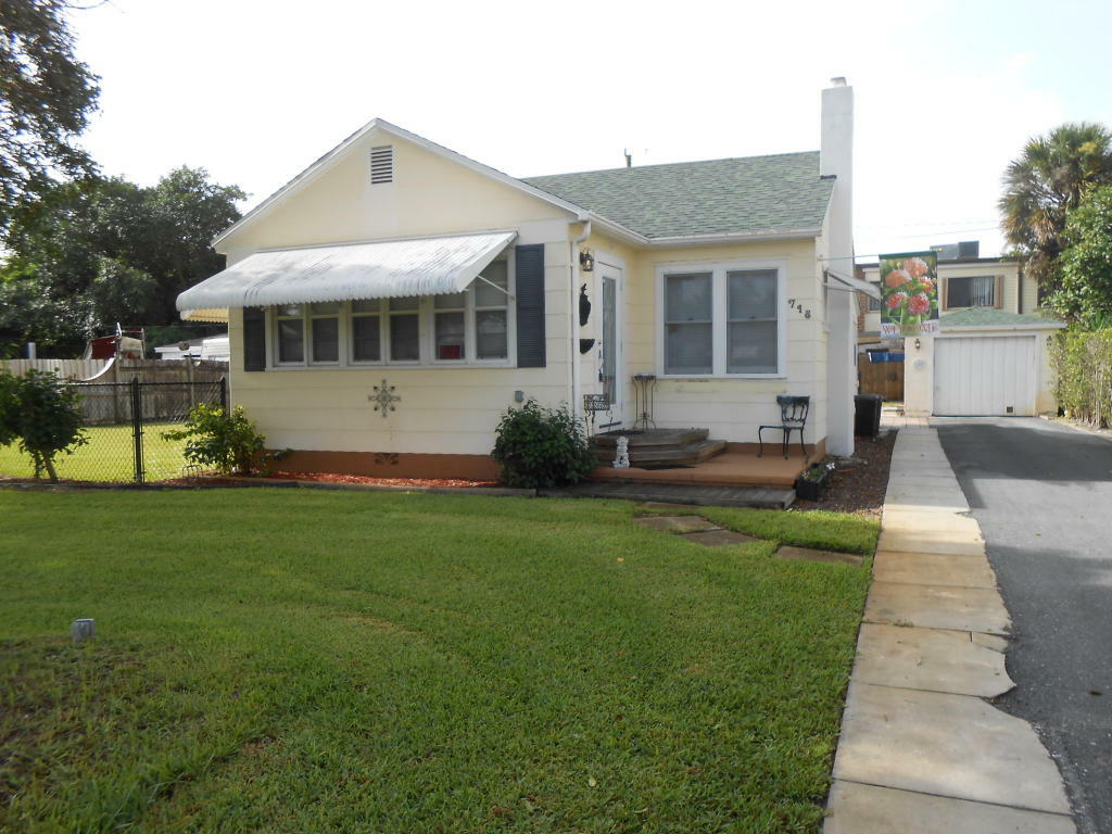 Property Photo:  718 W Palm Street  FL 33462 