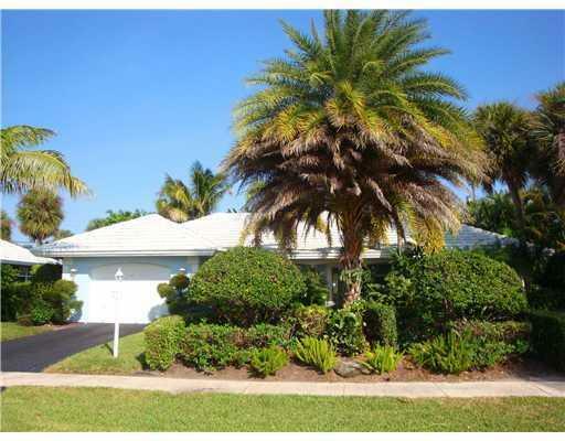 Property Photo: 880 Butternut Terrace FL 33486