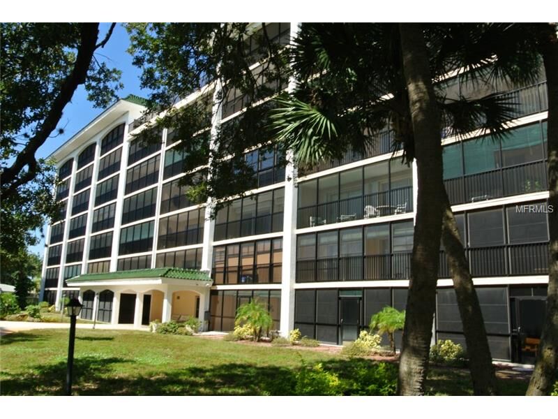 Property Photo: 512 W Venice Avenue 203 FL 34285