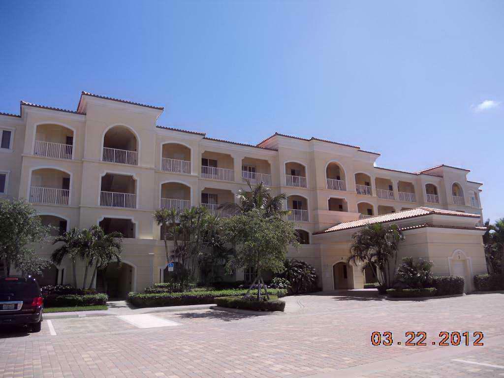 Property Photo: 1 Harbour Isle Drive E 301 FL 34949