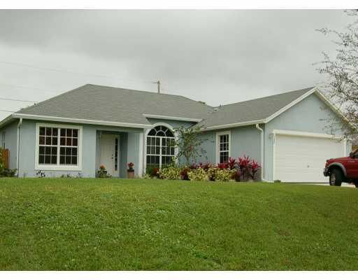 Property Photo:  132 SW Elderberry Drive  FL 34953 