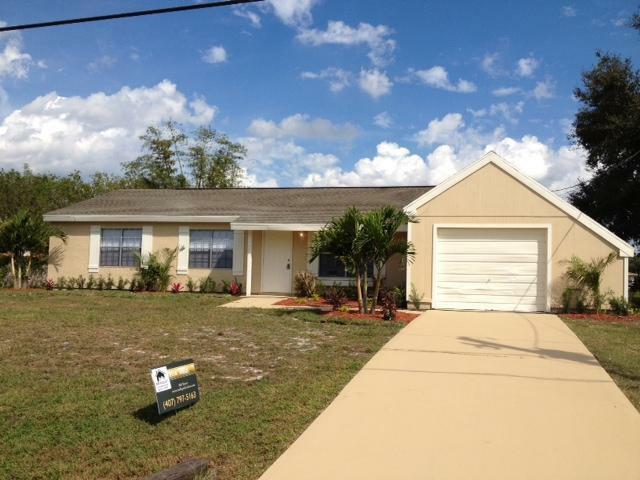 Property Photo:  443 SE Whitmore Drive  FL 34953 