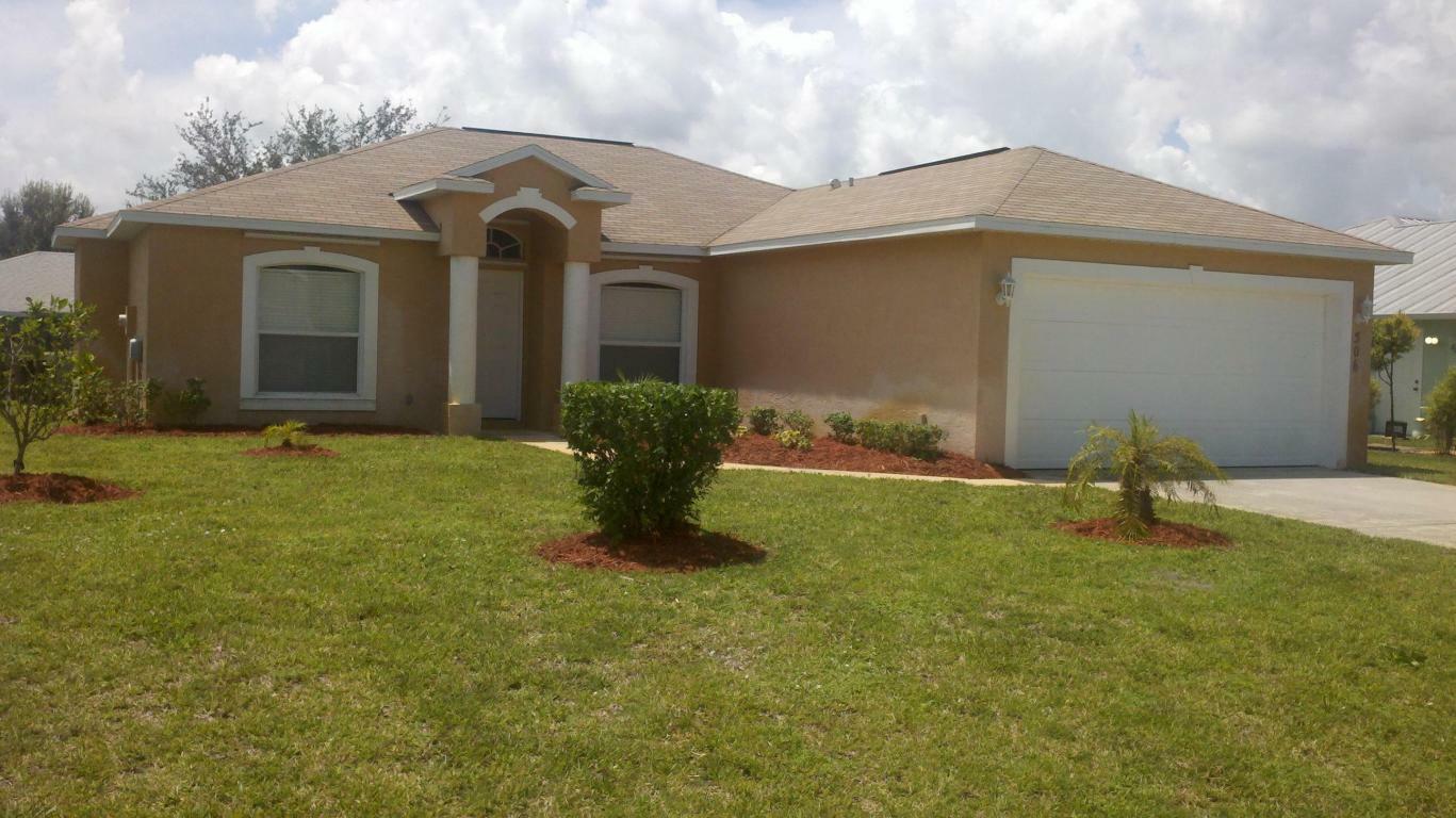 Property Photo:  506 NE Vanda Terrado  FL 34957 