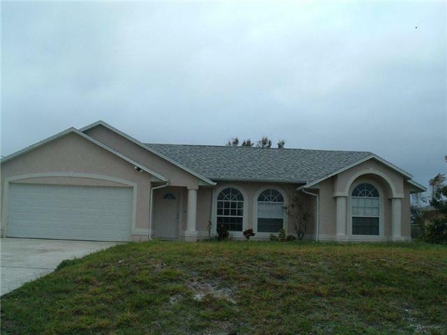 Property Photo: 318 Jeanne FL 34953