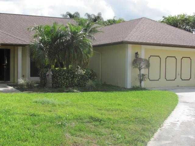 Property Photo:  11648 Whitemarsh Drive  FL 33414 