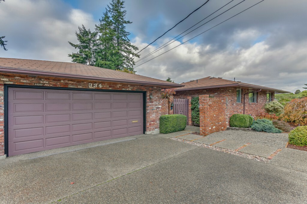 Property Photo:  334 Heather Rd  WA 98203 