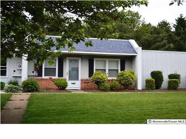 Property Photo:  9 Regent Court  NJ 08723 