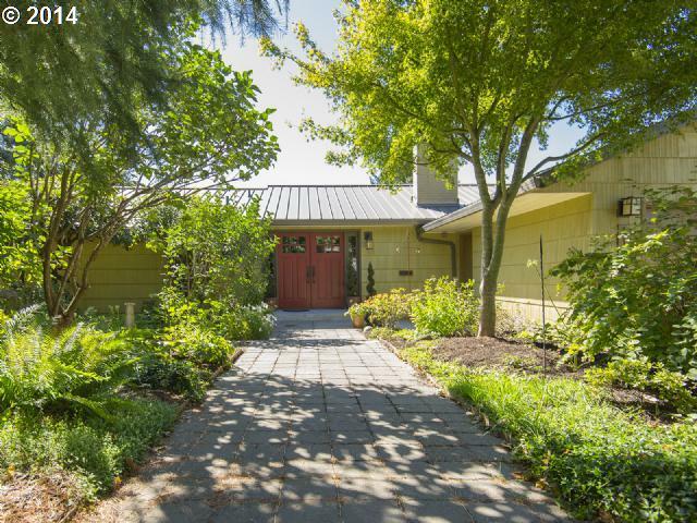 Property Photo:  4150 SE Crystal Springs Blvd  OR 97202 