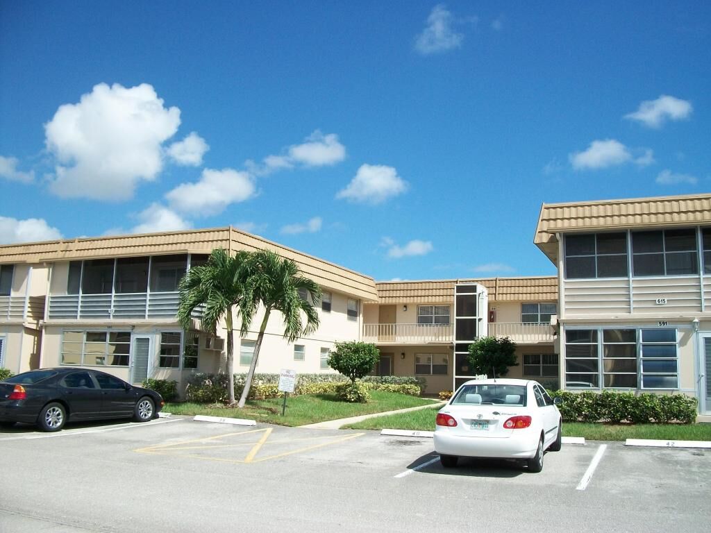 Property Photo: 614 Monaco M 614 FL 33446