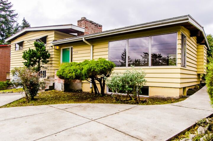 Property Photo:  5920 48th Ave S  WA 98118 