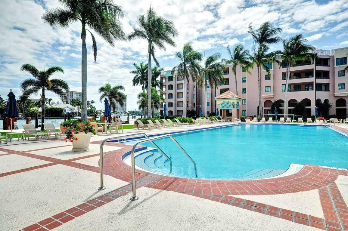 Property Photo: 140 SE 5th Avenue 443 FL 33432