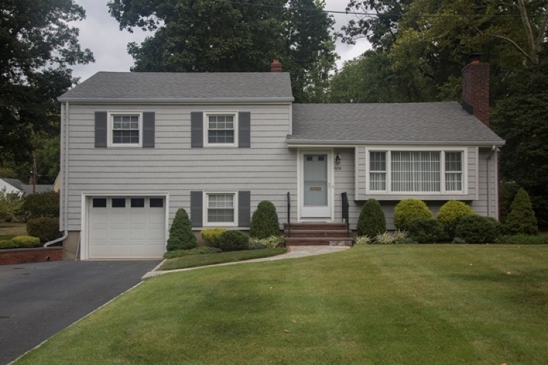 Property Photo:  608 Kensington Dr  NJ 07090 