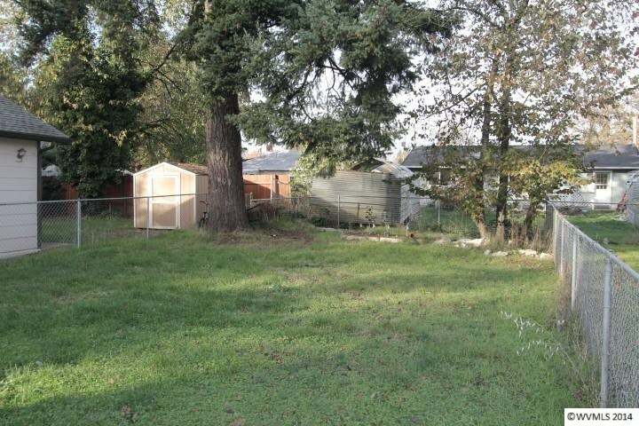 Property Photo: 2271 Lee St SE OR 97302
