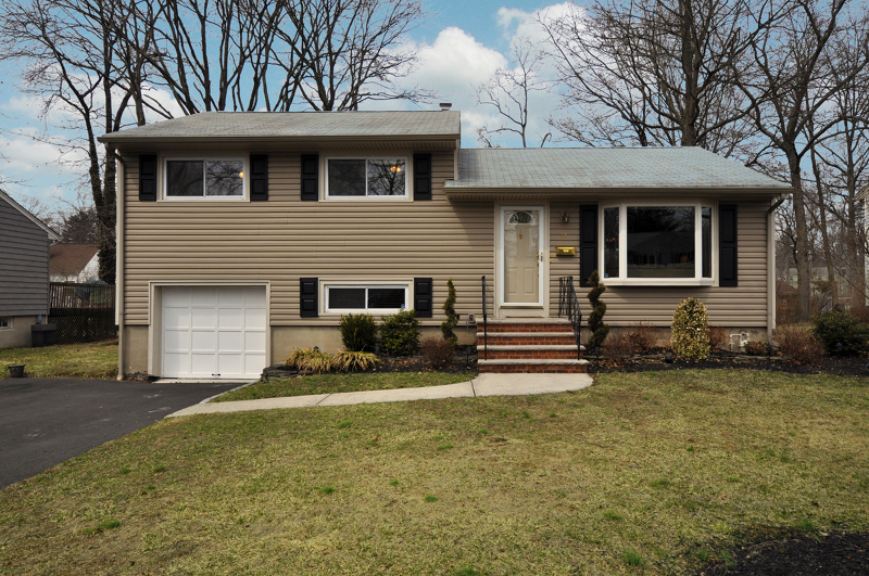 Property Photo:  13 Poplar Pl  NJ 07023 