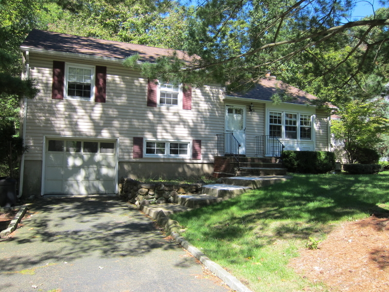 Property Photo:  31 Locust Dr  NJ 07950 