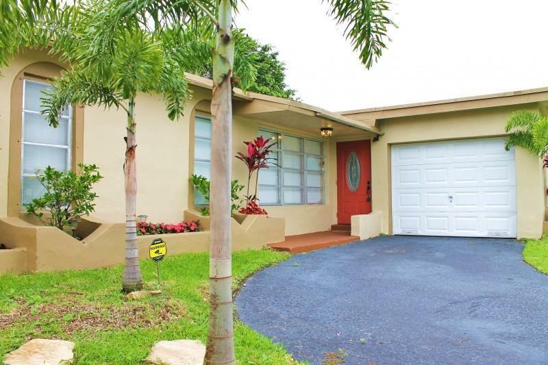 Property Photo:  2401 NW 105th Lane  FL 33322 