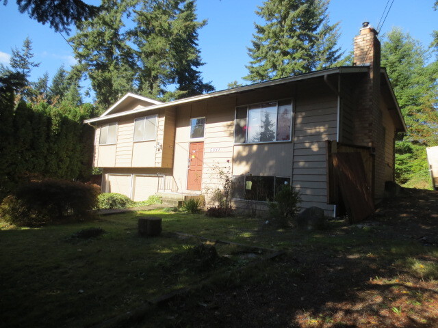 Property Photo: 5627 141st St SW WA 98026