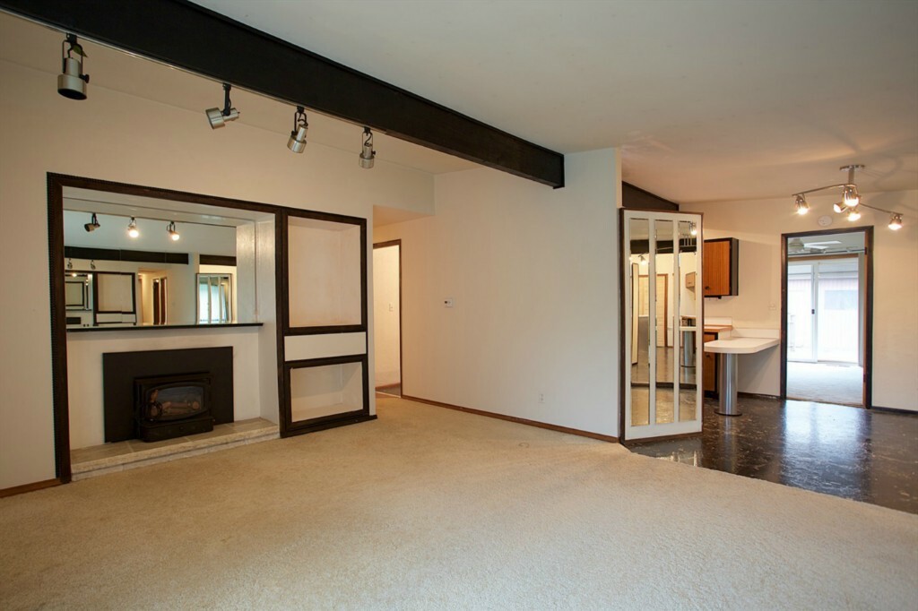 Property Photo: 14445 26th Ave S WA 98168