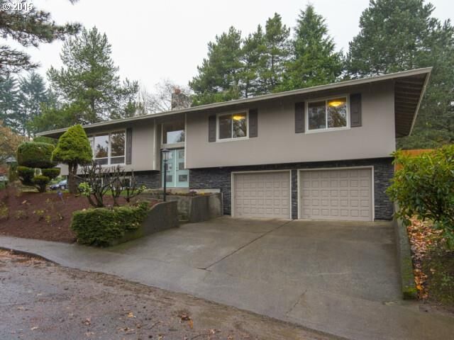 Property Photo:  1380 Bonniebrae Dr  OR 97034 