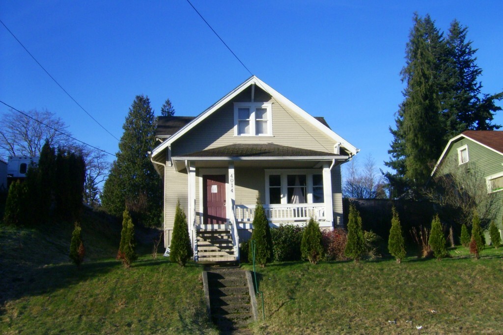 Property Photo:  4014 High St SE  WA 98201 