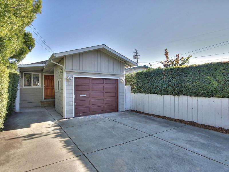 Property Photo:  512 Stanford Avenue  CA 94063 