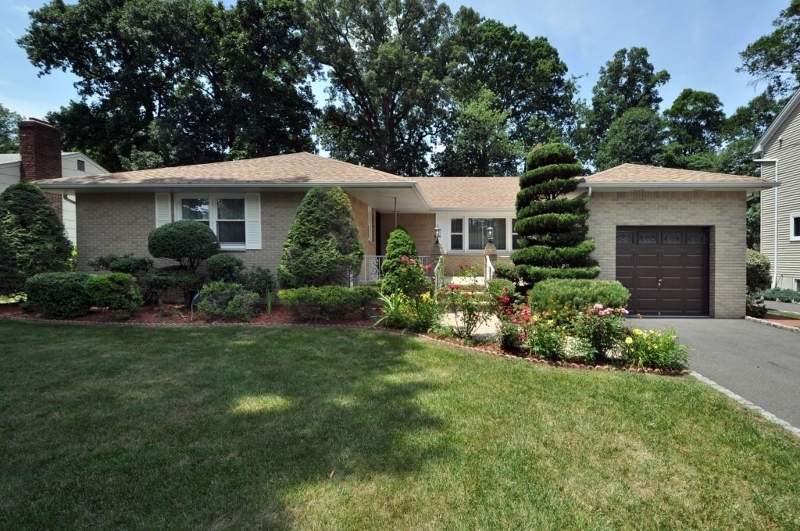 Property Photo:  225 Delaware St  NJ 07090 