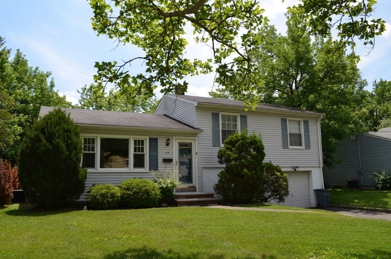 Property Photo:  62 Glenwood Rd  NJ 07023 