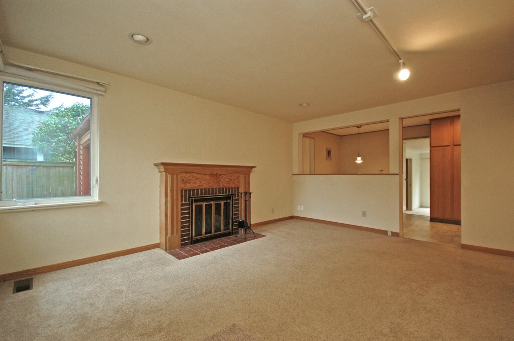 Property Photo: 1708 N 137th St WA 98133