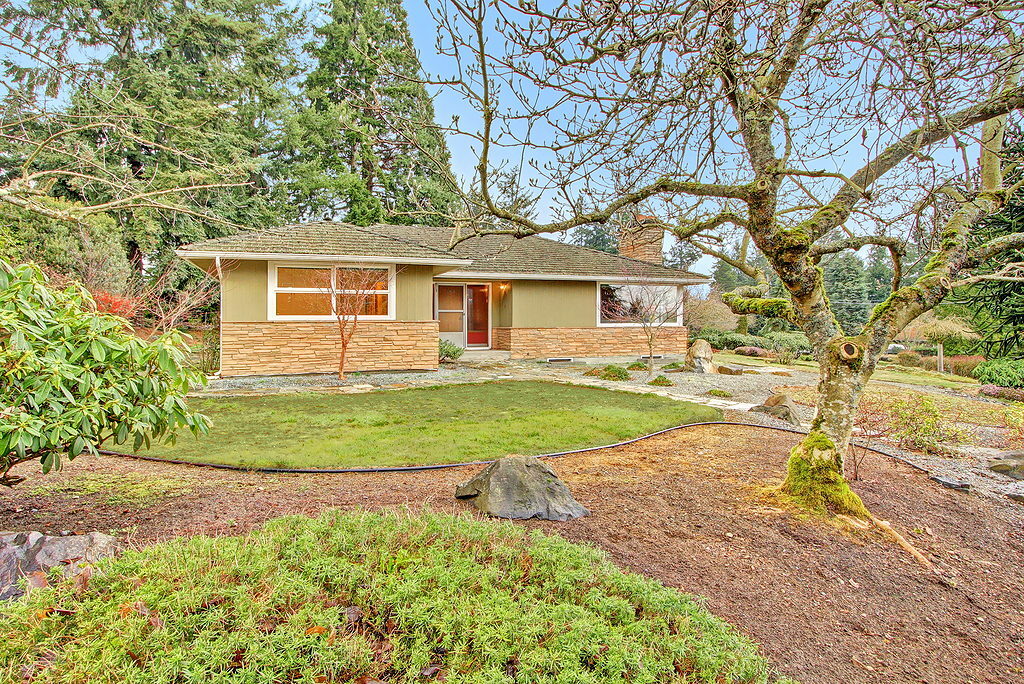 Property Photo:  1202 SW 170th St  WA 98166 