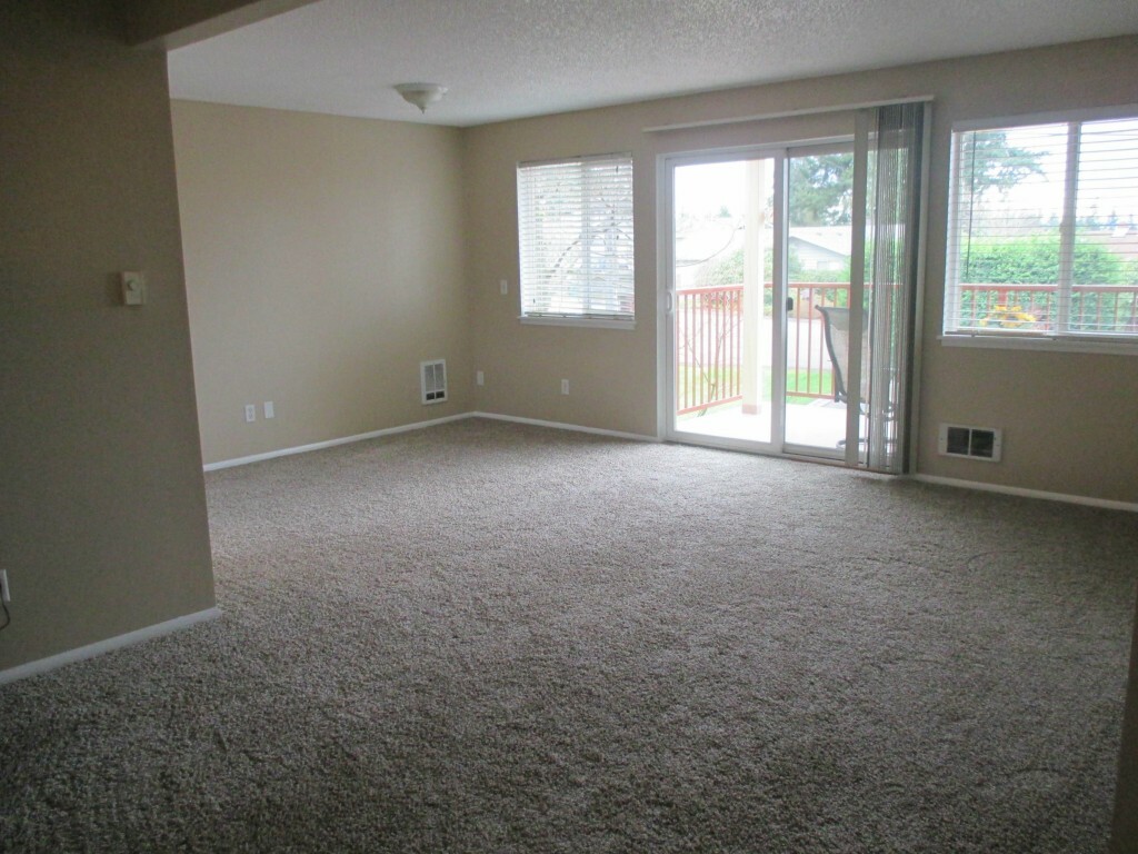 Property Photo:  335 Heather Rd 306  WA 98203 