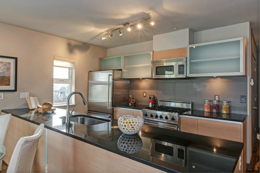 Property Photo: 4217 Fremont Ave N 5 WA 98103