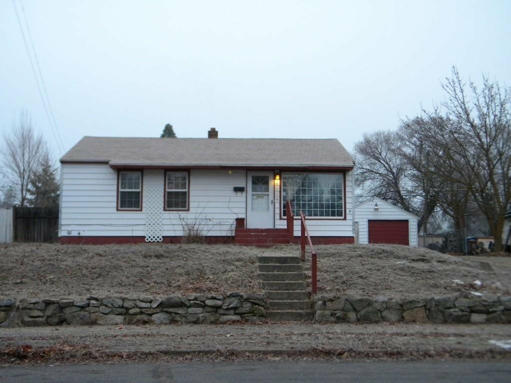 Property Photo: 6119 N Braeburn Dr WA 99205