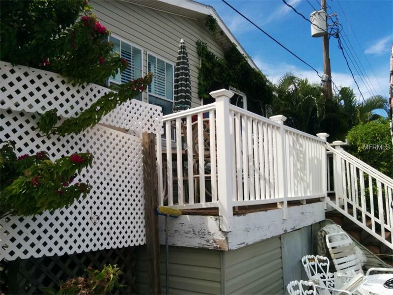 Property Photo: 216 Bimini Drive FL 34221