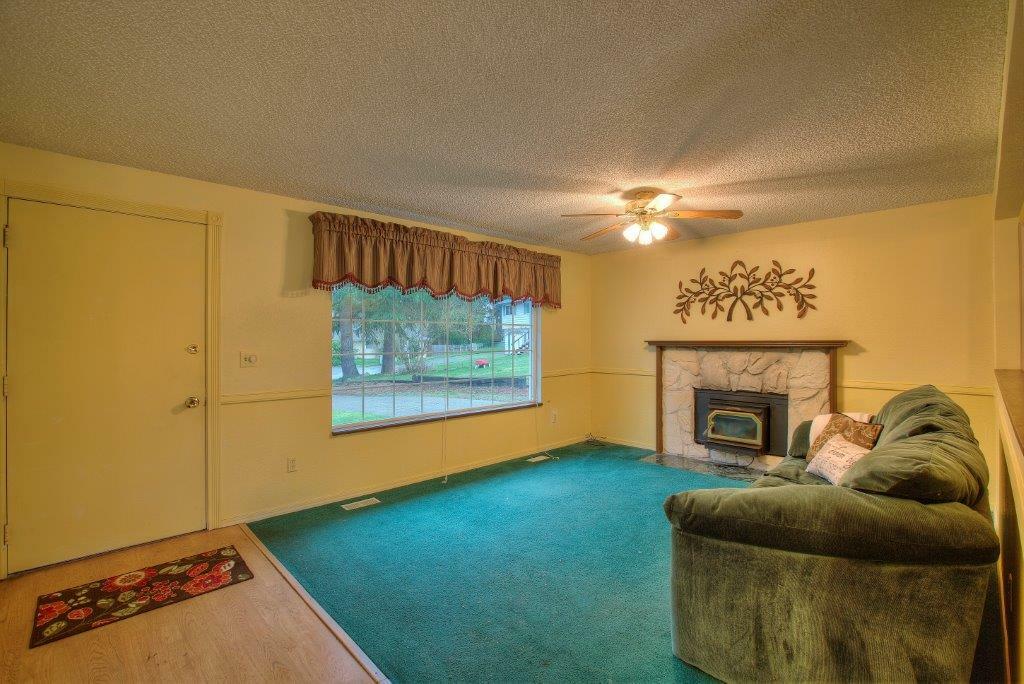 Property Photo: 11819 211th Ave E WA 98390