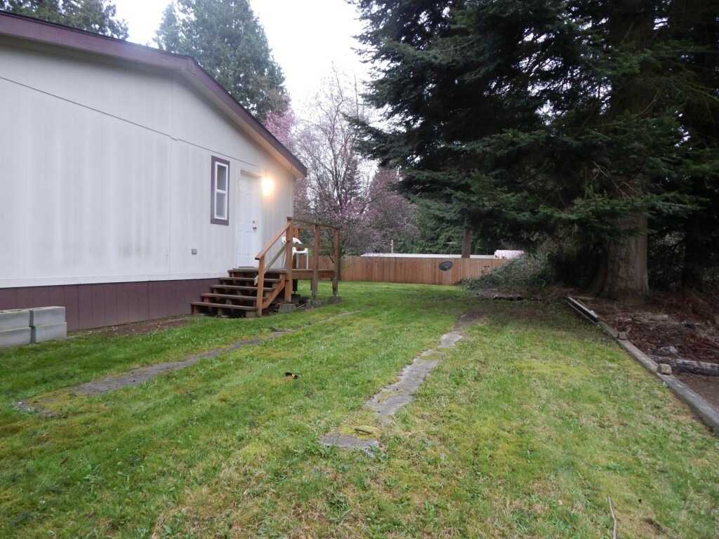 Property Photo: 1323 Pilchuck Dr WA 98282