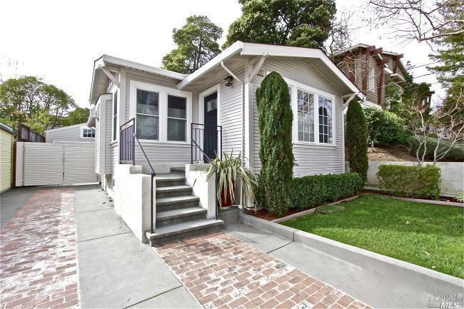 Property Photo:  207 Bayview Street  CA 94901 