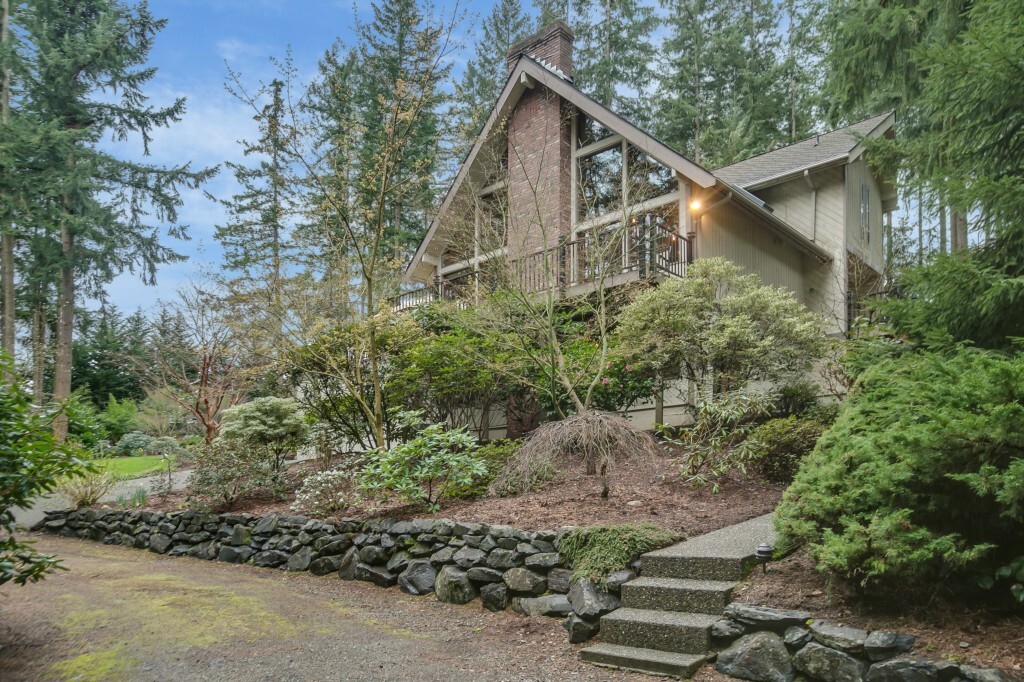 Property Photo:  16716 2nd St E  WA 98391 