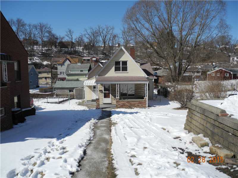 Property Photo:  813 Mill Street  PA 15017 