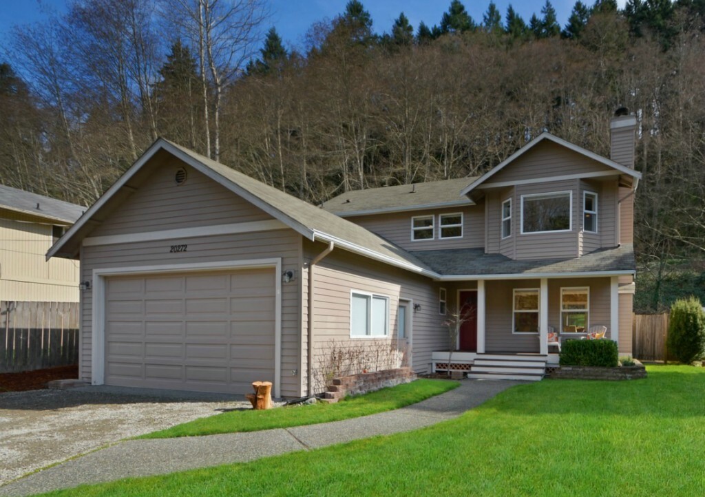 Property Photo:  20272 37th Ave NE  WA 98155 