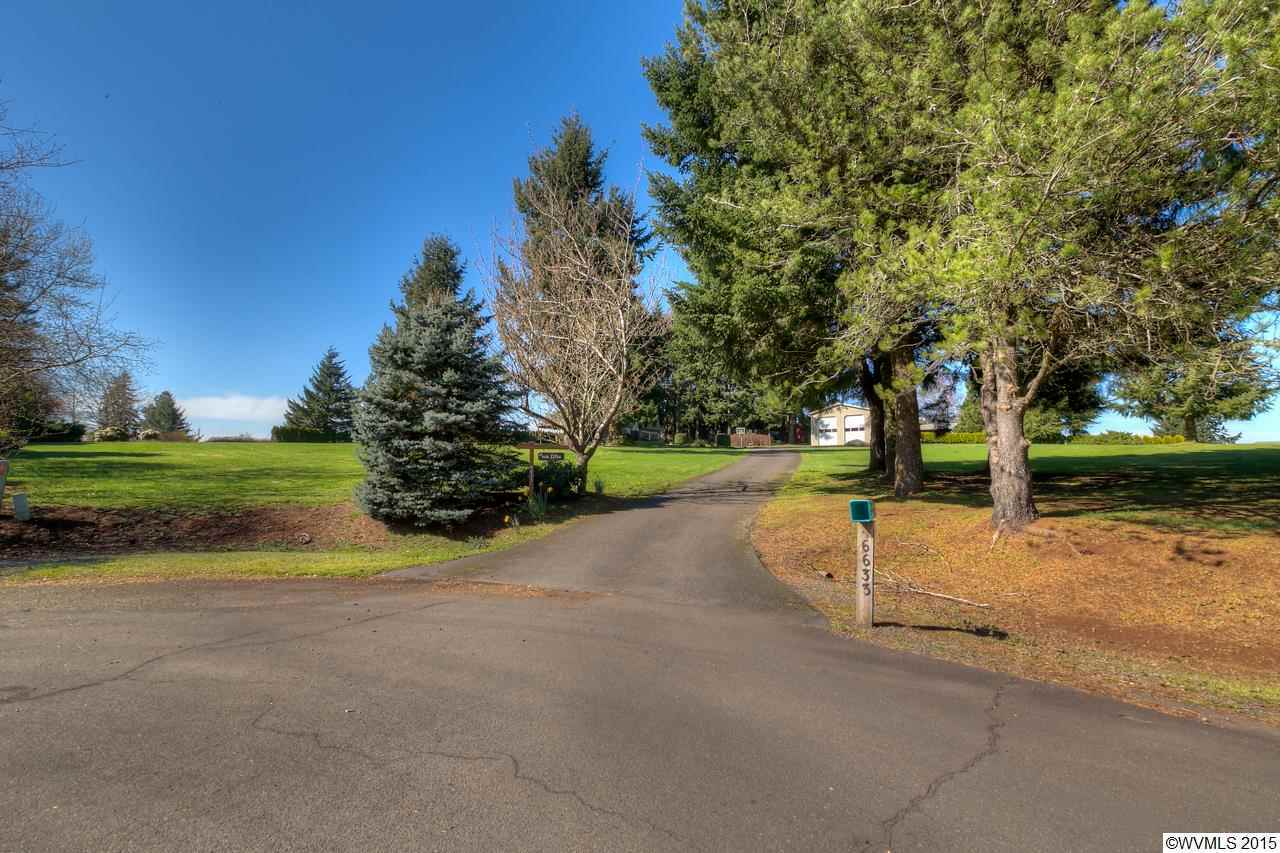 Property Photo: 6633 Christy Ct SE OR 97317